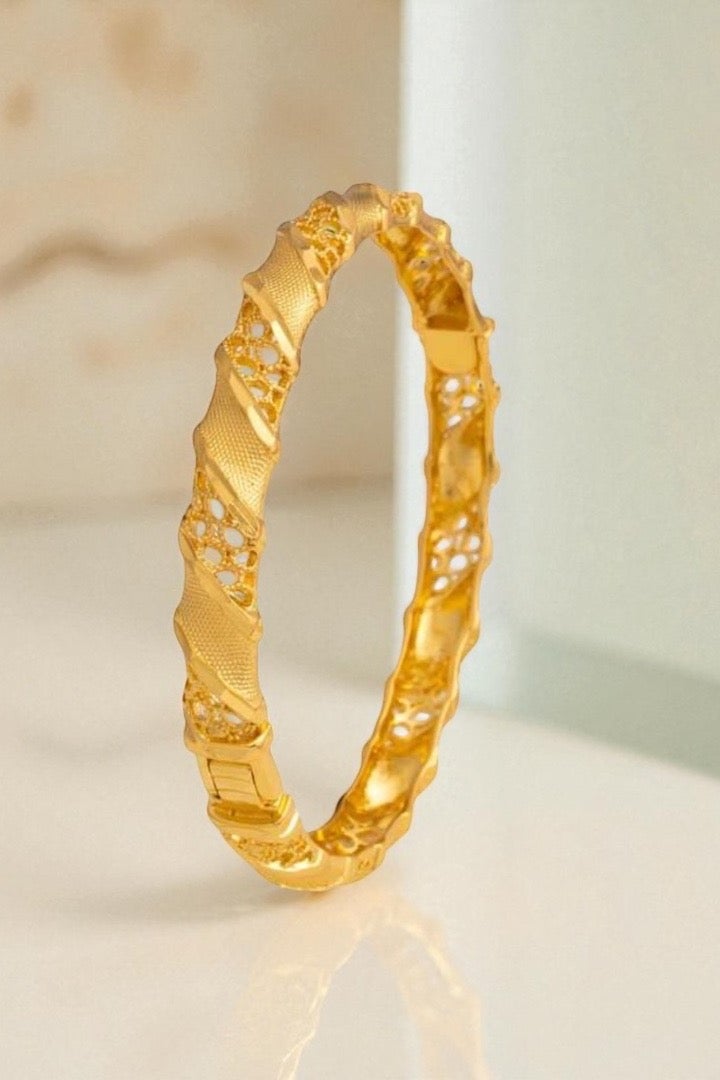 GOLDMAX 21k Gold Plated Bangle For Women - Image 2