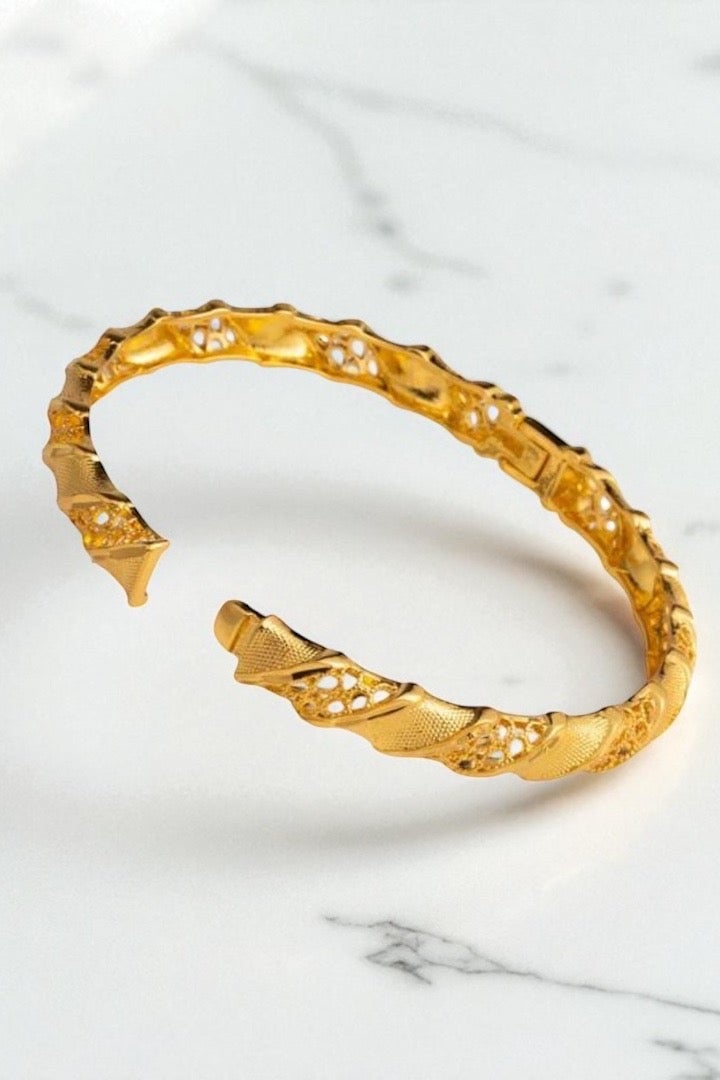 GOLDMAX 21k Gold Plated Bangle For Women - Image 3