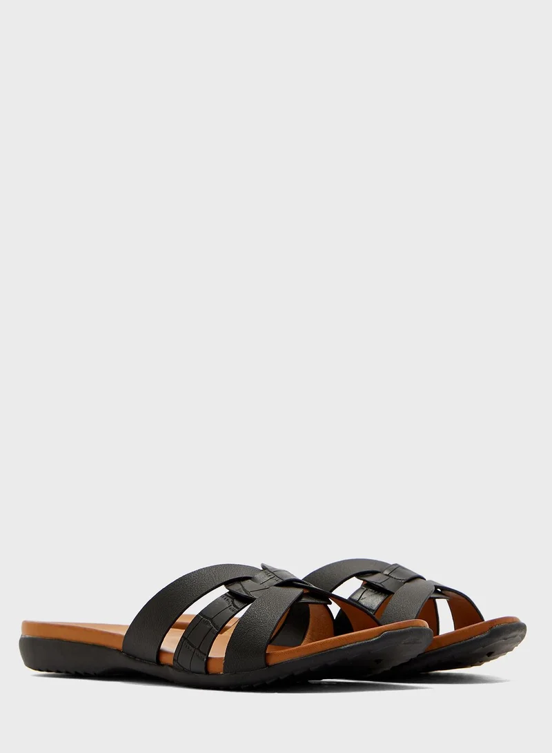 Le Confort Multi Strap Flat Sandal