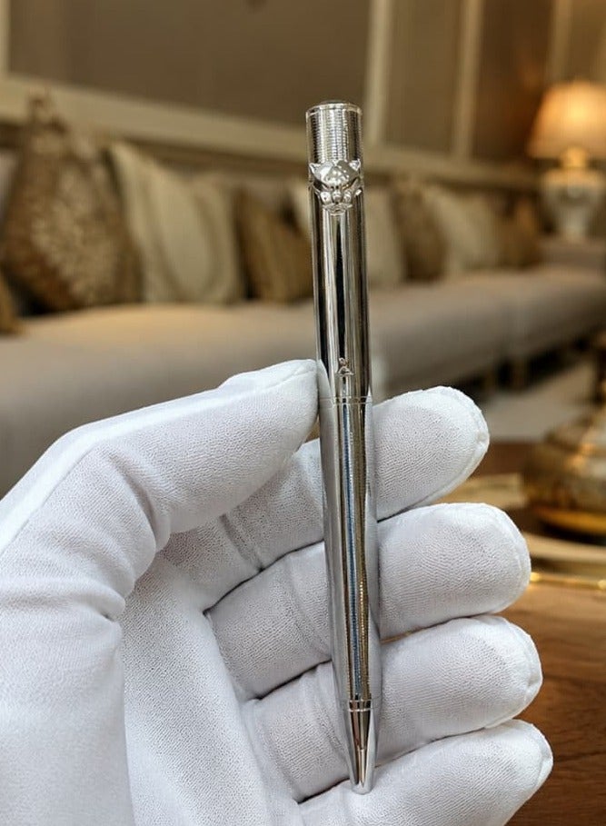 A new Panther-themed ballpoint pen, the latest model.