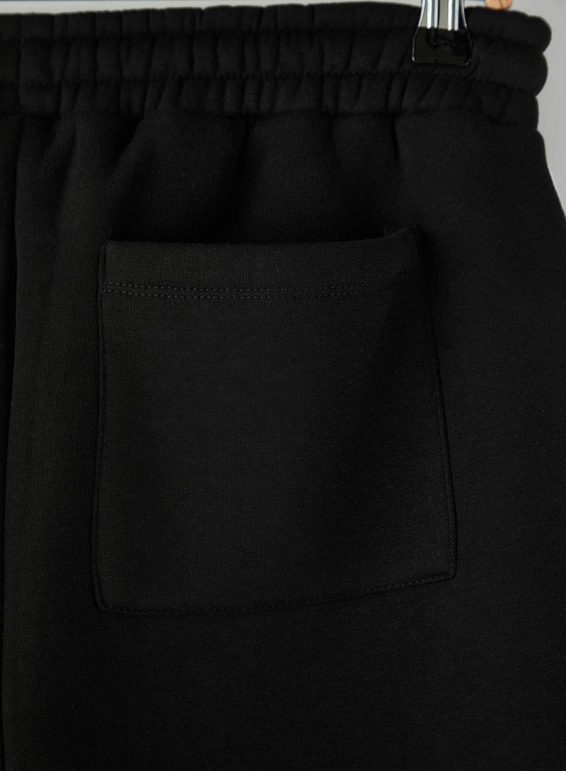 trendyol Black Straight Fit Thick Fabric Piped Open Leg Sweatpants - Image 4