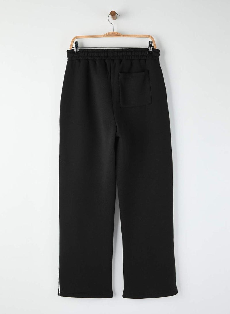 trendyol Black Straight Fit Thick Fabric Piped Open Leg Sweatpants - Image 3
