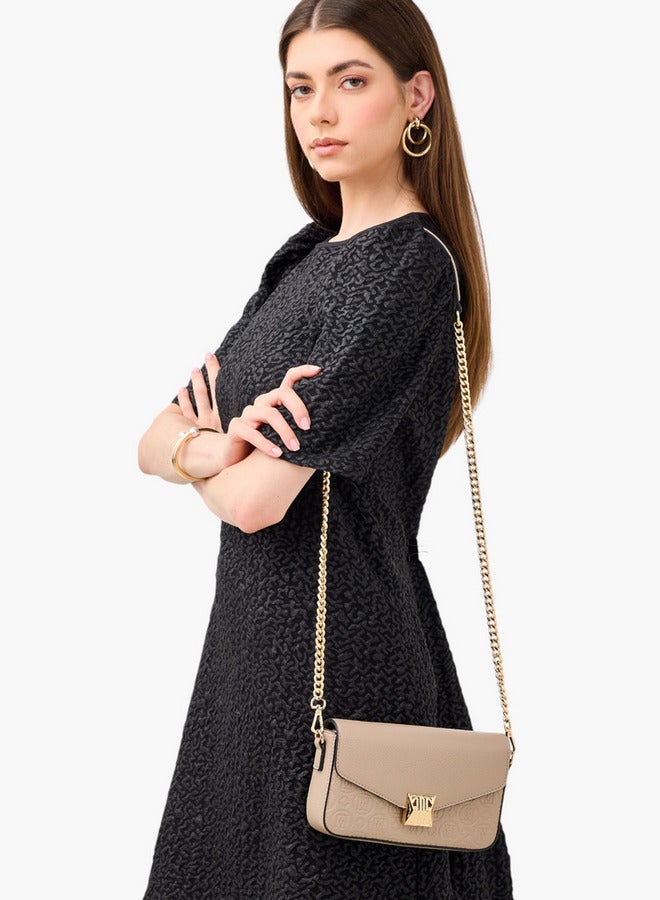 ايل حقيبة كروس بودي بنقش المونوغرام مع حزام سلسلة قابل للفصل وإغلاق بالغطاء - Image 2