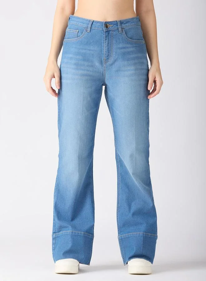 جلو باص جينز أزرق فاتح قطني مطاطي بقصة بوت كات