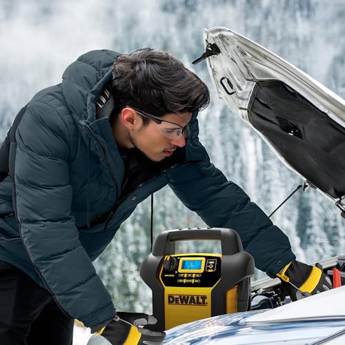 DEWALT محطة طاقة رقمية محمولة DEWALT DXAEJ14-Type2 - 1600 أمبير ذروة مع ضاغط 120 PSI، مكعب شحن AC، طاقة 15W USB-A و 25W USB-C للأجهزة الإلكترونية - Image 3