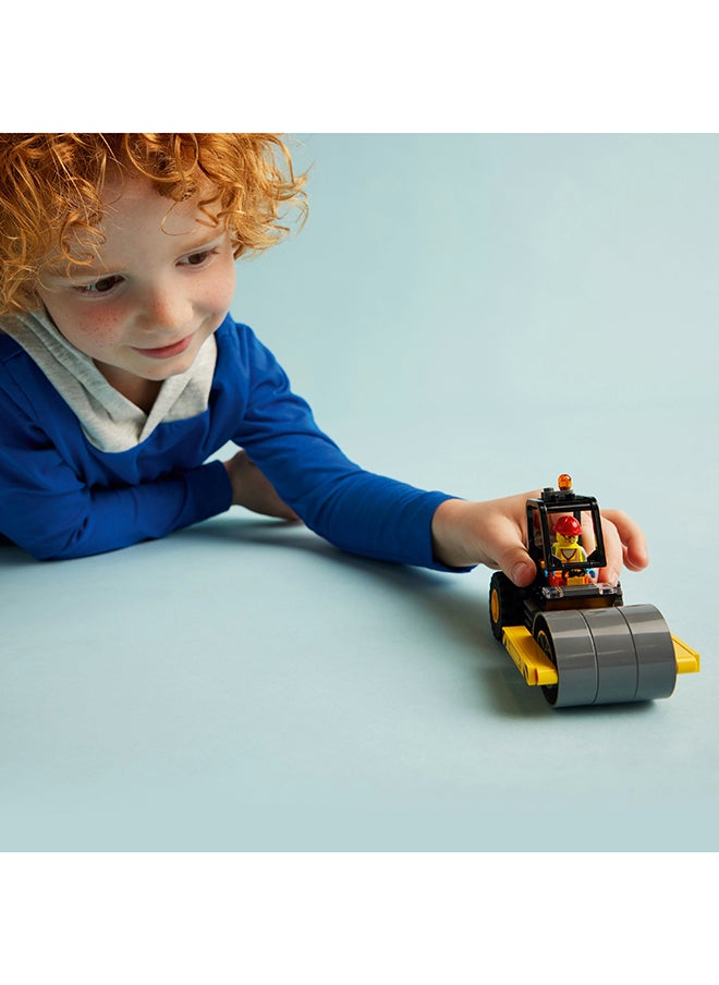 LEGO 60401 مجموعة لعبة جرافة المدينة، هدية ممتعة، مجموعة بناء مركبات للأطفال من عمر 5 سنوات فما فوق، شاحنة نموذج مع شخصية عامل مصغرة، لعب تخيلي للأولاد والبنات (78 قطعة)  - Image 3