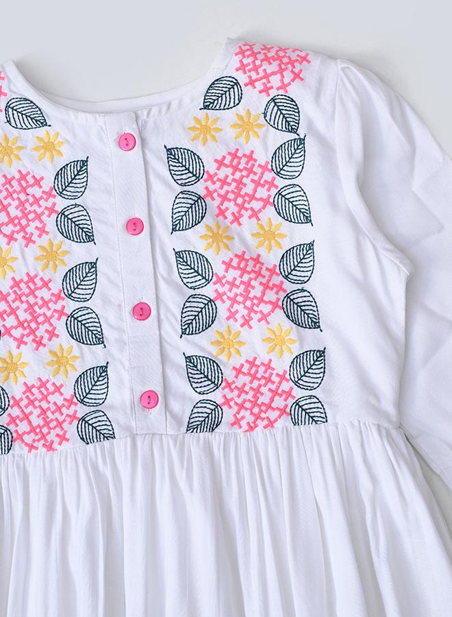 Bella Moda Embroidered 3/4 Sleeves Cotton Dress with Button Front - Image 4