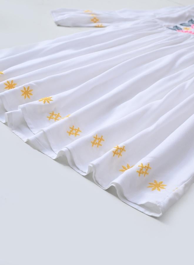 Bella Moda Embroidered 3/4 Sleeves Cotton Dress with Button Front - Image 5