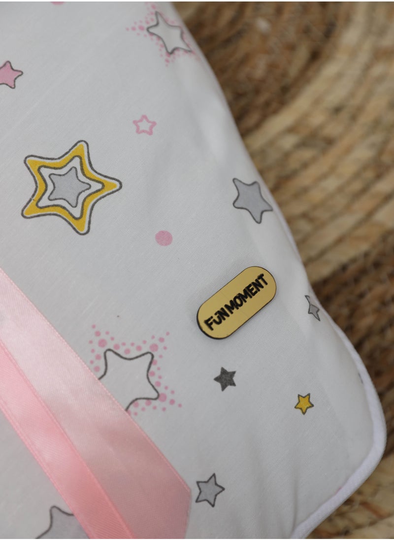 FUN MOMENT - Newborn meds with portable diaper storage bag - Image 1