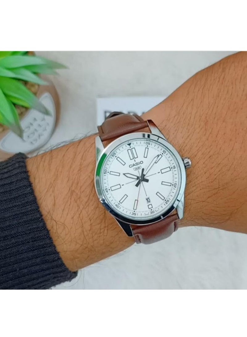 CASIO ساعة يد دائرية الشكل بحزام جلدي MTP-VD02L-7EUDF - 41 مم - بيضاء - Image 3