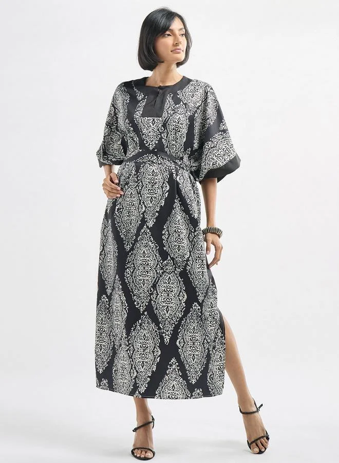 Splash FAV All-Over Print Round Neck Kaftan Dress with Tie-Up Belt and Slit Detail