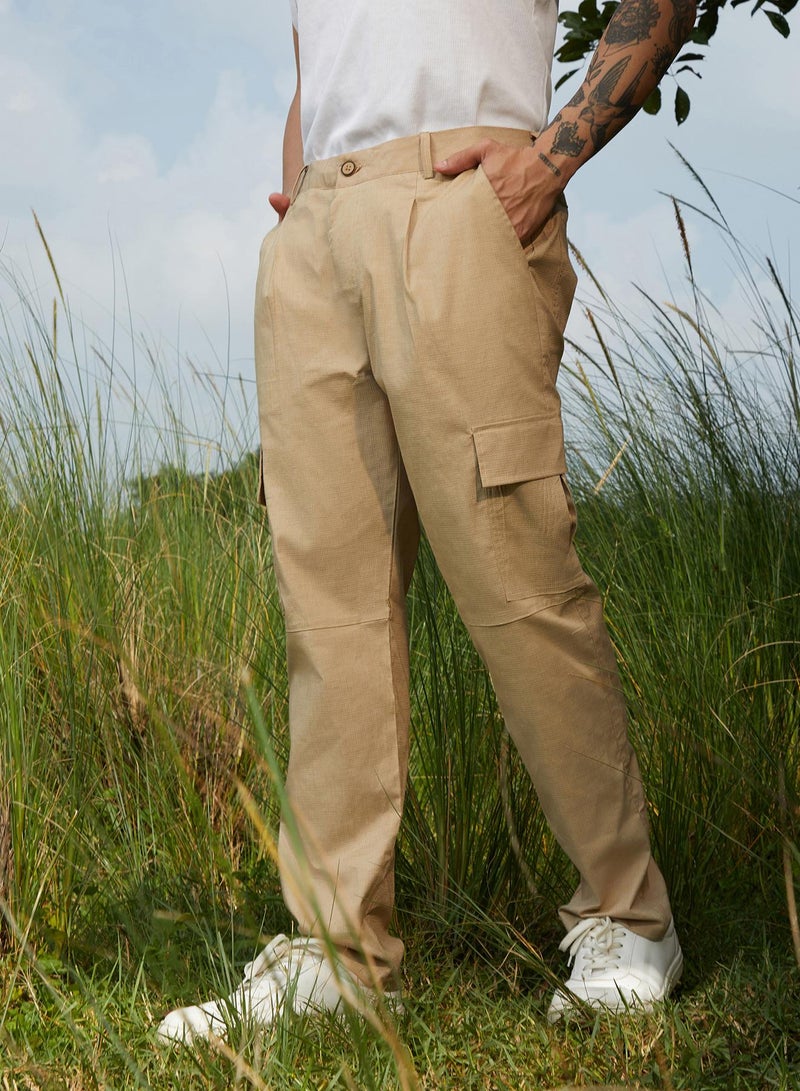 Campus Sutra Campus Sutra Men's Khaki Beige Slim-Fit Utility Trousers For Casual Wear | Relaxed Fit | Low-Rise | Button Closure | Cargo Pants Crafted With Comfort Fit For Everyday Wear - Image 1