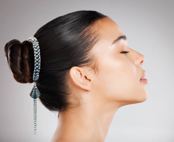 Vientiq 2-in-1 Set Ethnic Gajra Cum Wrist Wrap Bracelet Hairpiece Hair Accessory Set(Silver) - Image 3