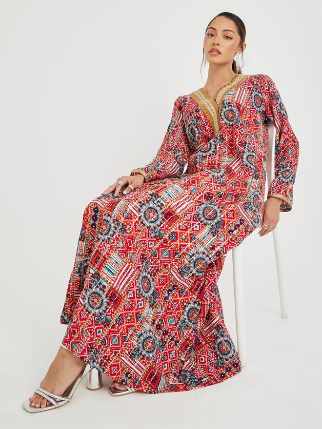 Styli Styli Haute Couture Abstract Print V Neck Jalabiya with Lace Detail - Image 1