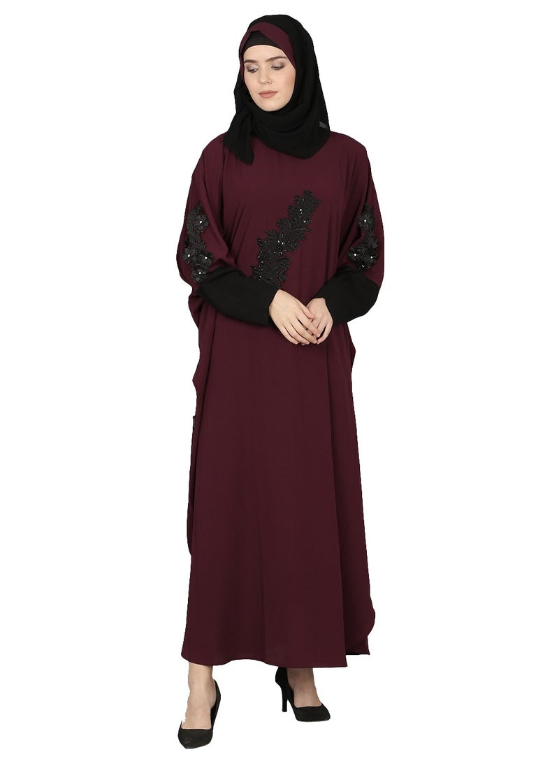جاتسبيليدي لندن قفطان NHF باللون الأسود النبيذي، صناعة يدوية، إسلامية متواضعة، تقليدية، أرقى العبايات العربية الفاخرة، كاجوال، رأس عصري  - Image 1