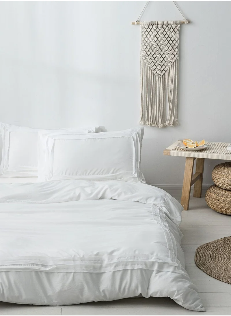 Noire Edit Broche Bedding Set