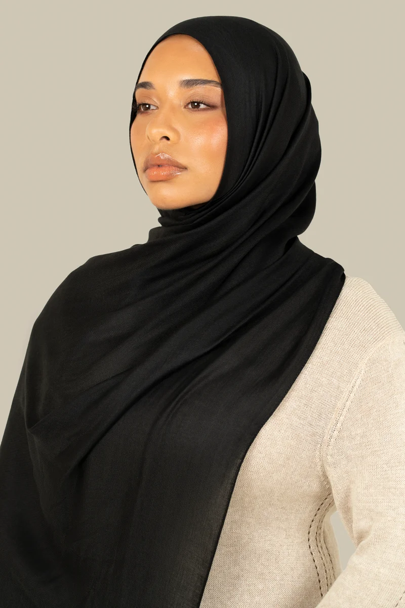 سيلكروز حجاب مودال تويل أسود