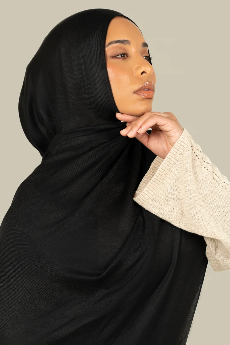 سيلكروز حجاب مودال تويل أسود