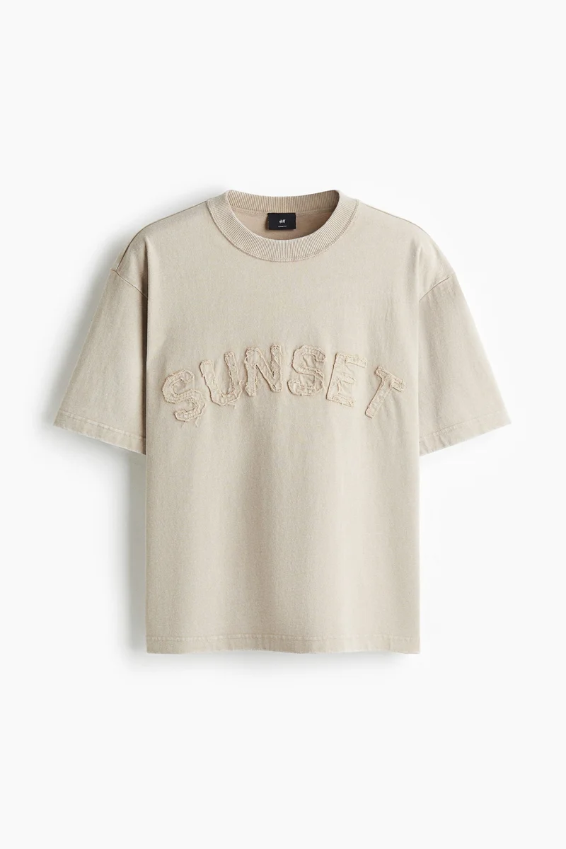 اتش اند ام تيشيرت مطبوع بقصة فضفاضة