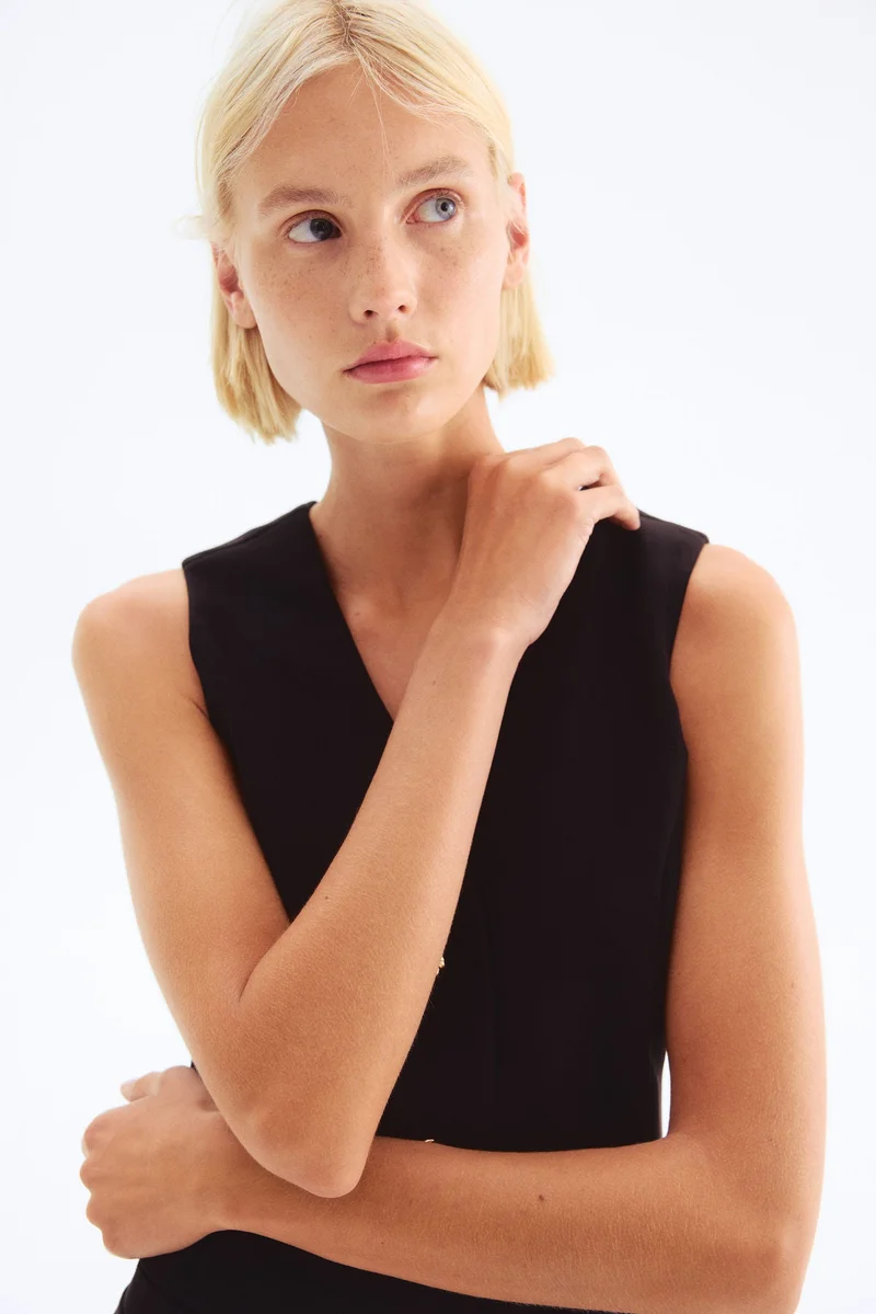 اتش اند ام فستان بأزرار أمامية