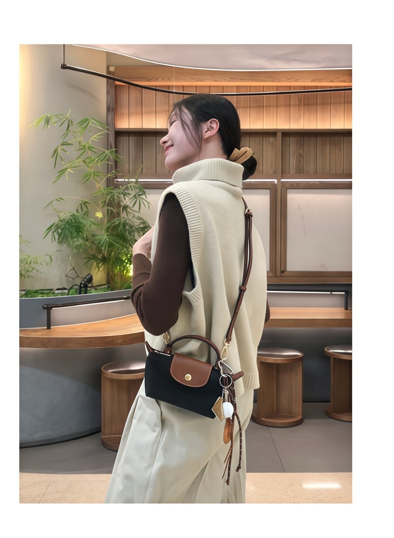 لونج شامب حقيبة ماكياج صغيرة متعددة الاستخدامات للنساء من لونشامب لي بلياج بحمالات كتف، حقيبة يد، حقيبة كتف - Image 2