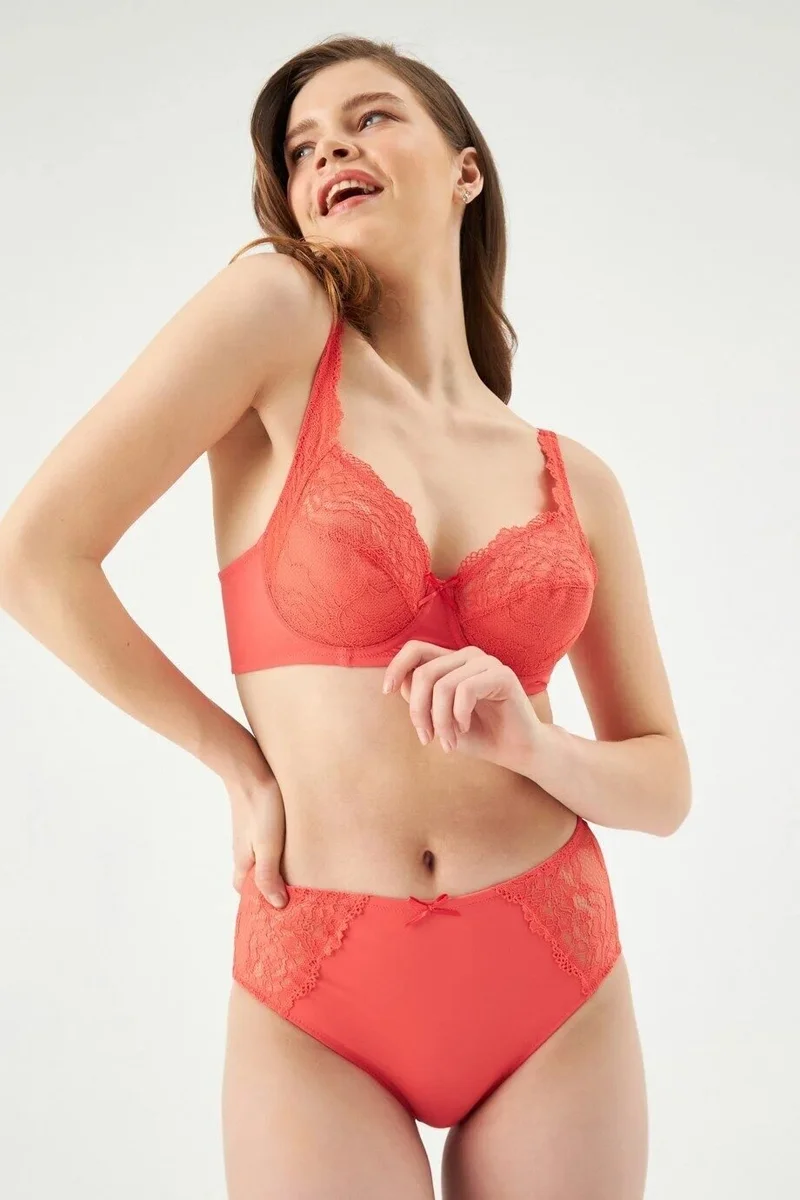 Eros Lace Detailed Underwire Minimizer Bra Lingerie Set