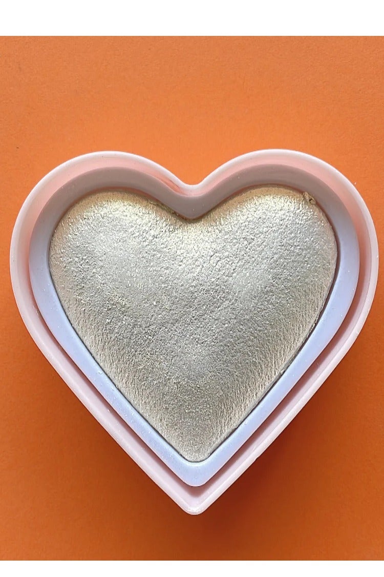 Generic Heart-Shaped Pigmented Highlighter – Radiant Glow Pressed Powder – Long-Lasting Shimmer for Face & Body – Cute Compact for All Skin Tones 