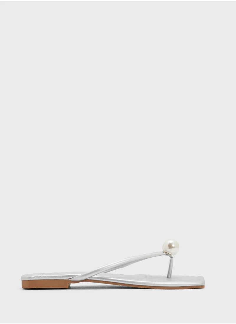 جينجر Thong Sandal With Pearl
