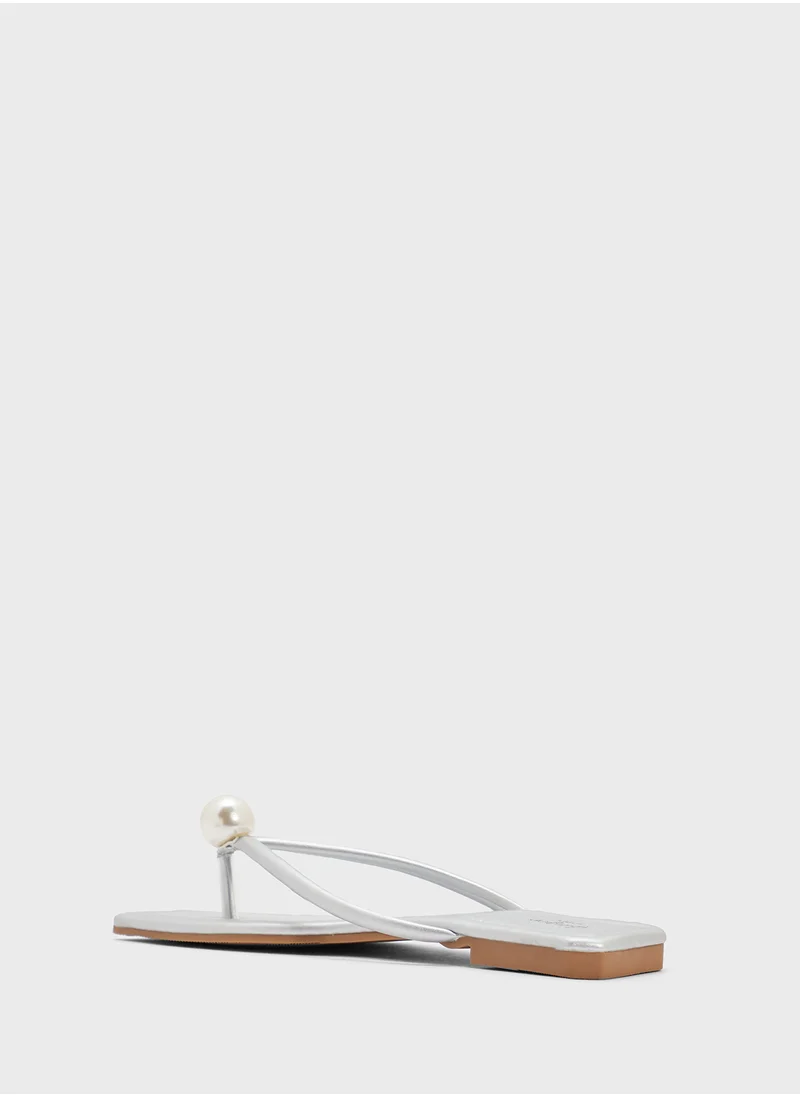 جينجر Thong Sandal With Pearl