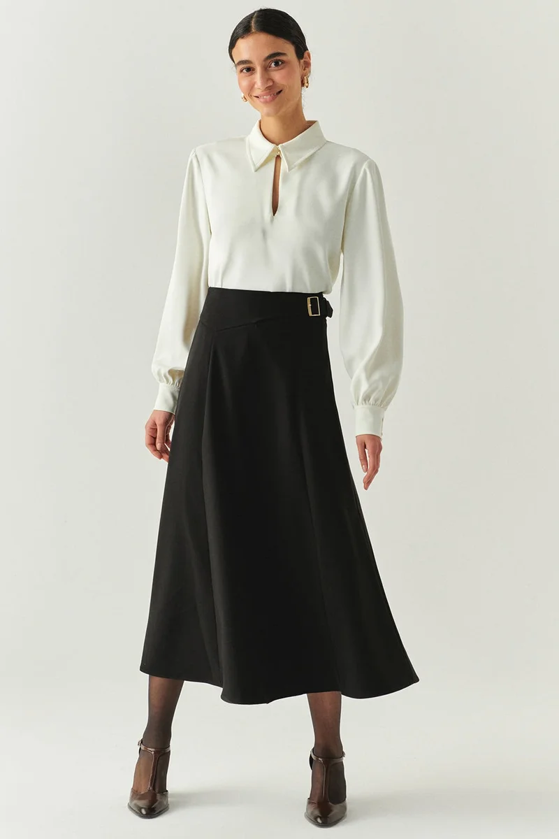 EXQUISE Buckled Regular Midi Black Skirt