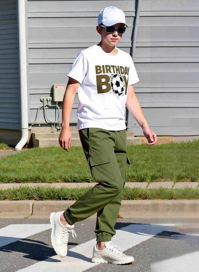 تايك تو طقم تيشيرت بطبعة عيد ميلاد مع جوغر كارجو