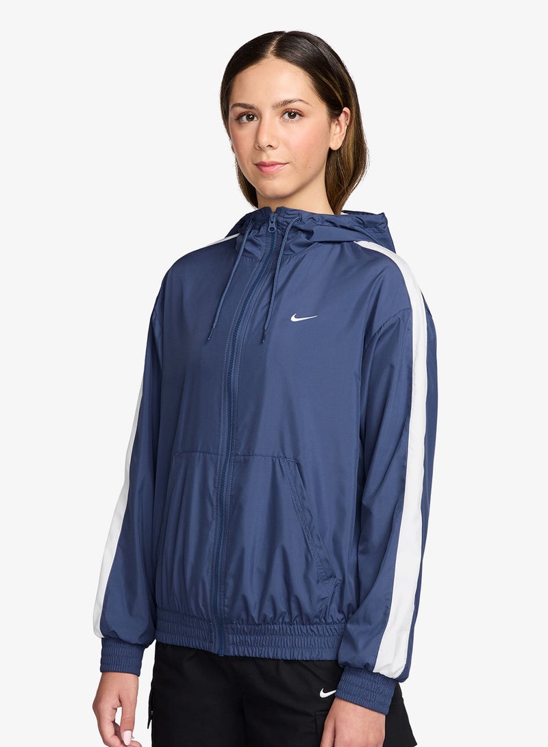 نايكي جاكيت بغطاء رأس منسوج أساسي للحماية من الأشعة فوق البنفسجية - Image 1