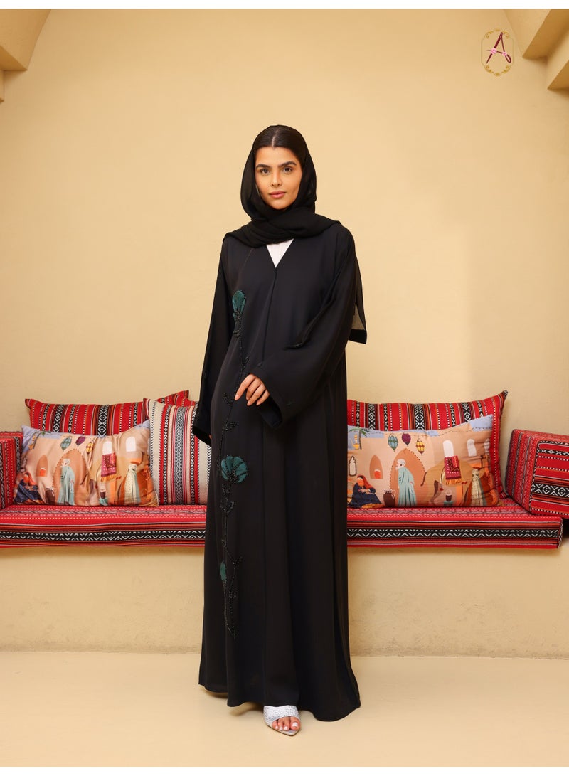 عباية نسائية فاخرة من D&B بتطريز زهور خضراء، لون أسود - Image 3