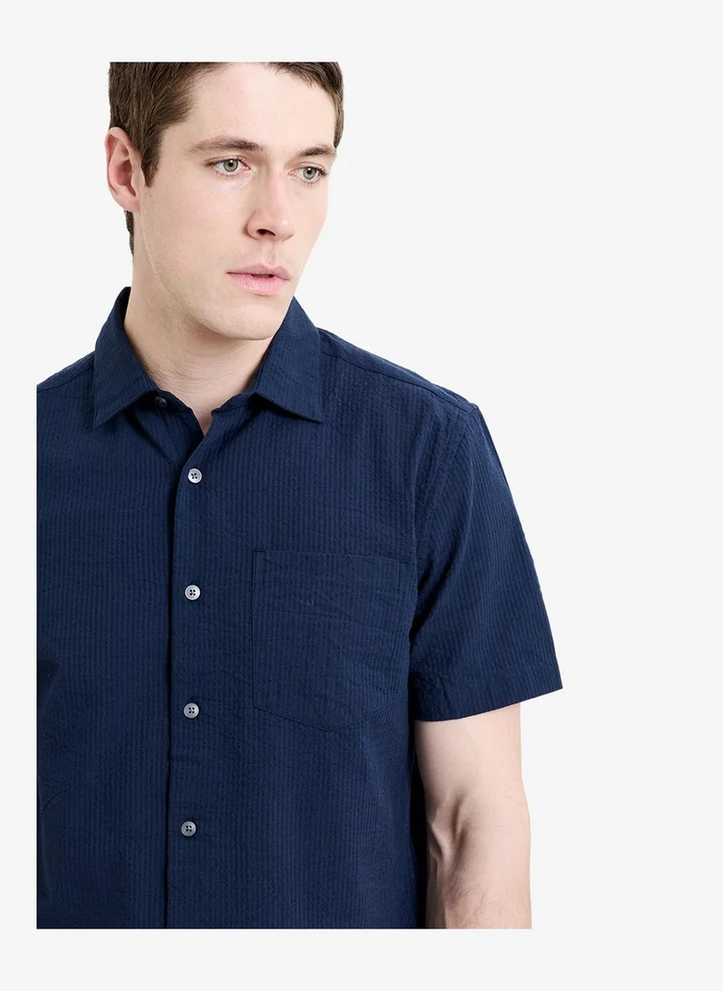 فرنش كونكشن Men's Dark Blue Shortst Sleeve Seersucker Shirt