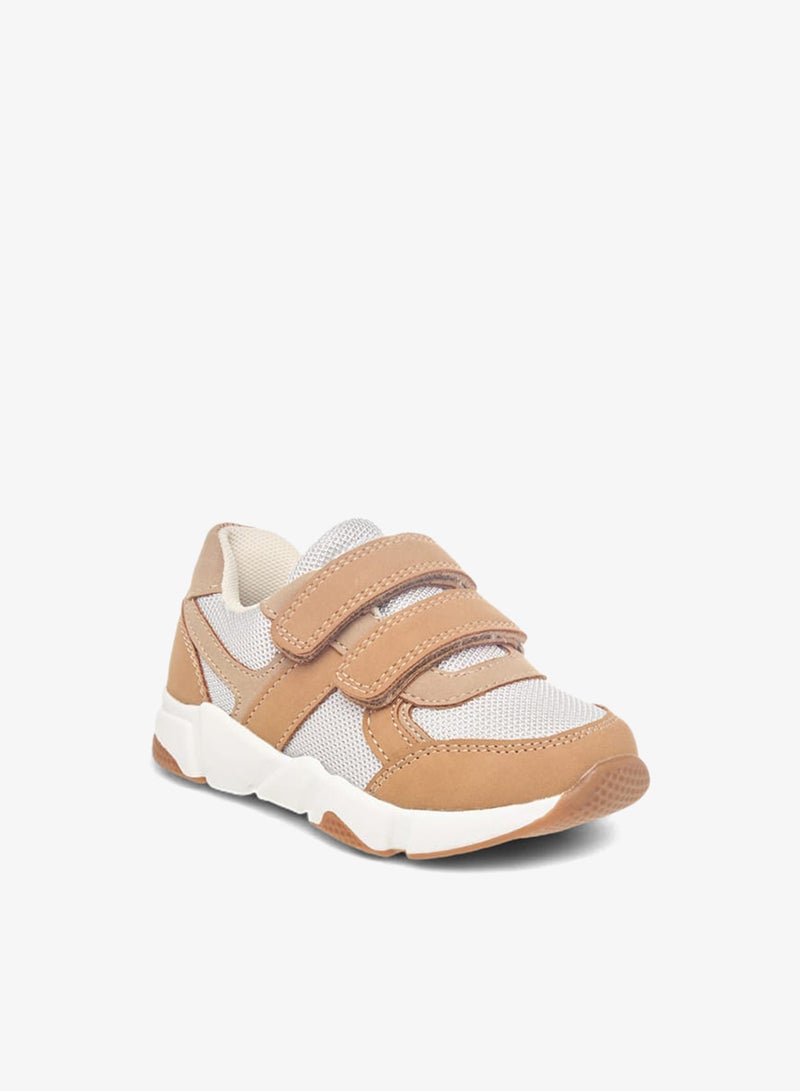 بيرفيت سنيكرز أولاد بنعل خارجي بنمط لوحات مع إغلاق بشريط لاصق - Image 3