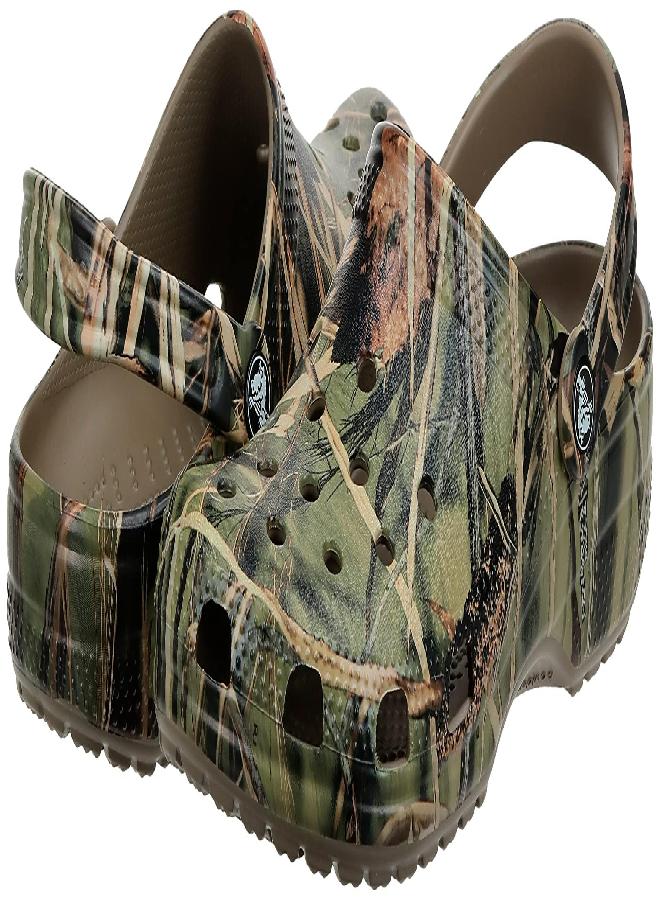 crocs Crocs Men's and Women's Classic Realtree Clog | Camo Shoes, Khaki, 14 Women/12 Men  - Image 2