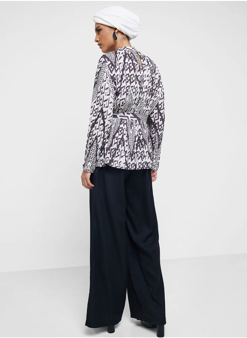 Khizana Printed Top And Leg Pant Set