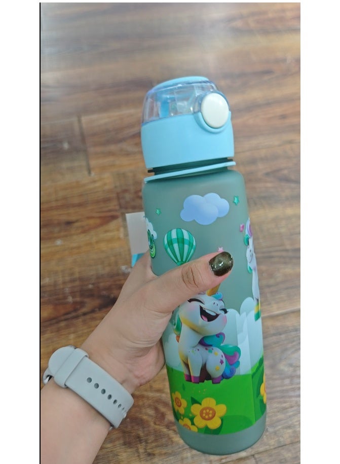 سترايكر زجاجة مياه سترايكر للأطفال سعة لتر واحد - تصميم خيالي لوحيد القرن الأخضر، خالية من مادة BPA ومضادة للتسرب - Image 3