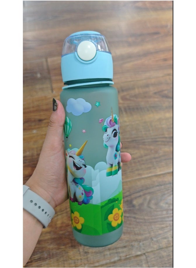 سترايكر زجاجة مياه سترايكر للأطفال سعة لتر واحد - تصميم خيالي لوحيد القرن الأخضر، خالية من مادة BPA ومضادة للتسرب - Image 2