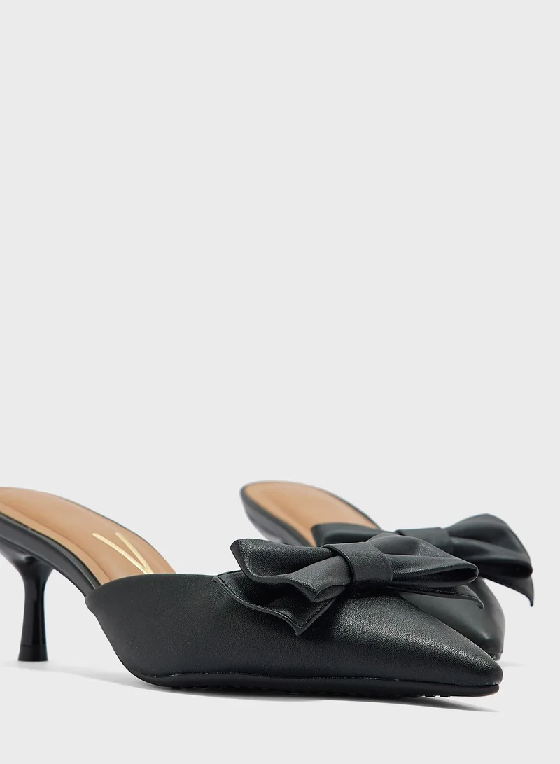 VIZZANO Olivia Close Toe Mid Heel Pumps