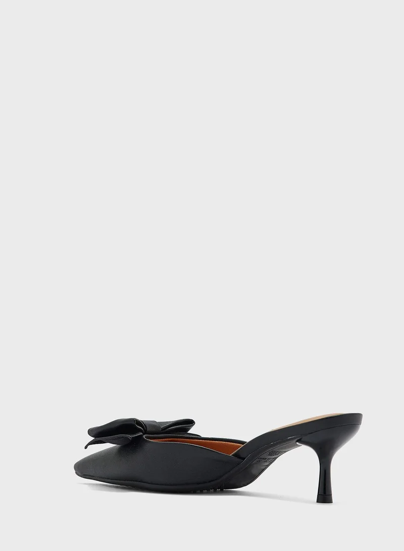 VIZZANO Olivia Close Toe Mid Heel Pumps