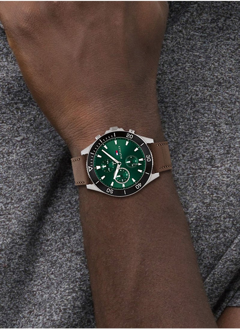 TOMMY HILFIGER Chronograph Analog Watch  - Image 4