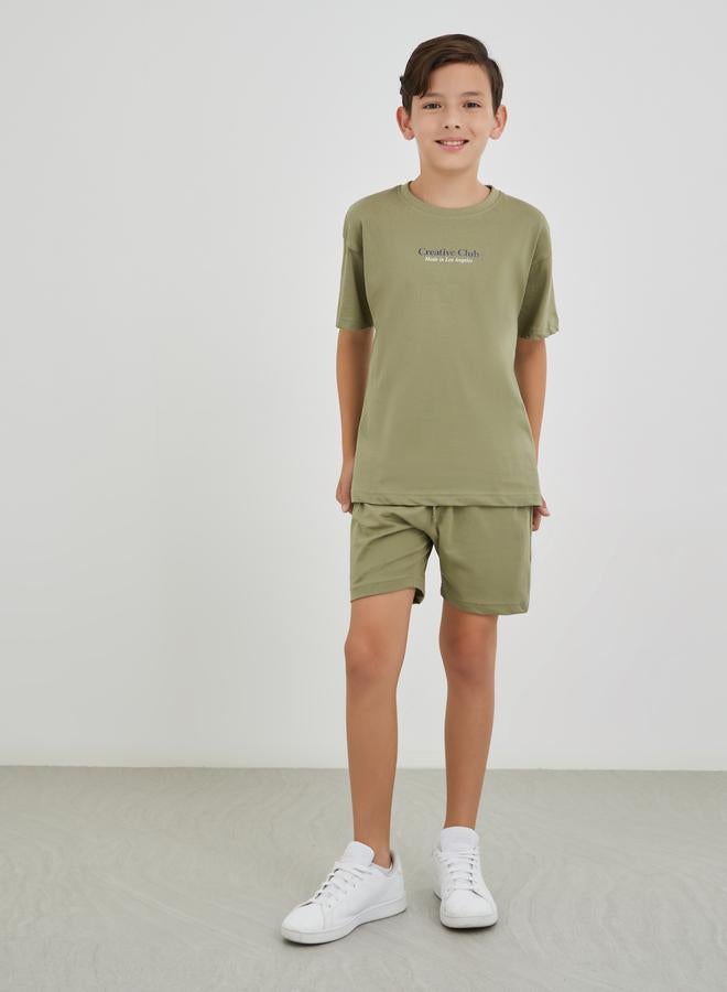 Styli Styli Boys Typography Print Oversized T-Shirt and Shorts Set  - Image 2