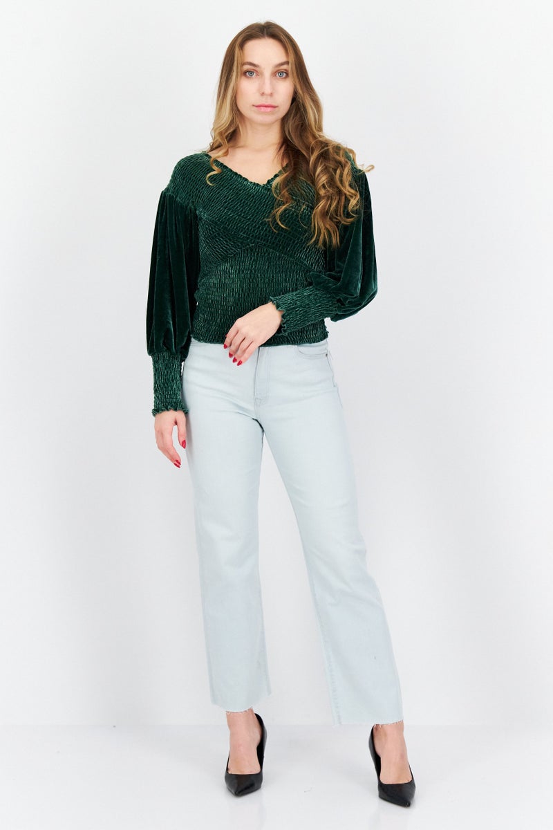 STEVE MADDEN بلوزة مخملية ذات أكتاف مكشوفة للنساء بأكمام طويلة، أخضر غامق - Image 3