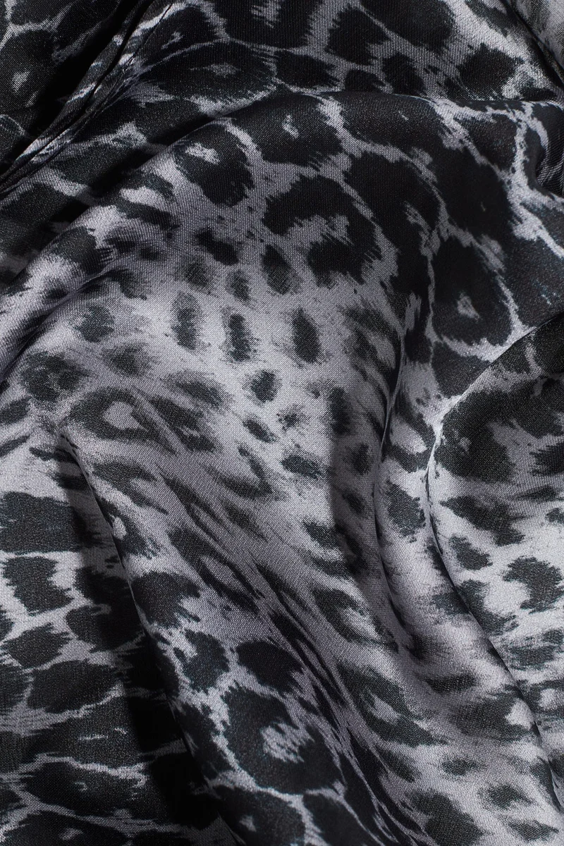 H&M Diamond-shaped scarf