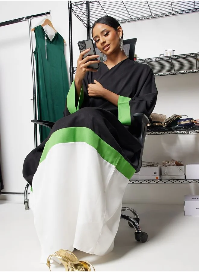 Khizana Colorblock Detail Abaya With Sheila