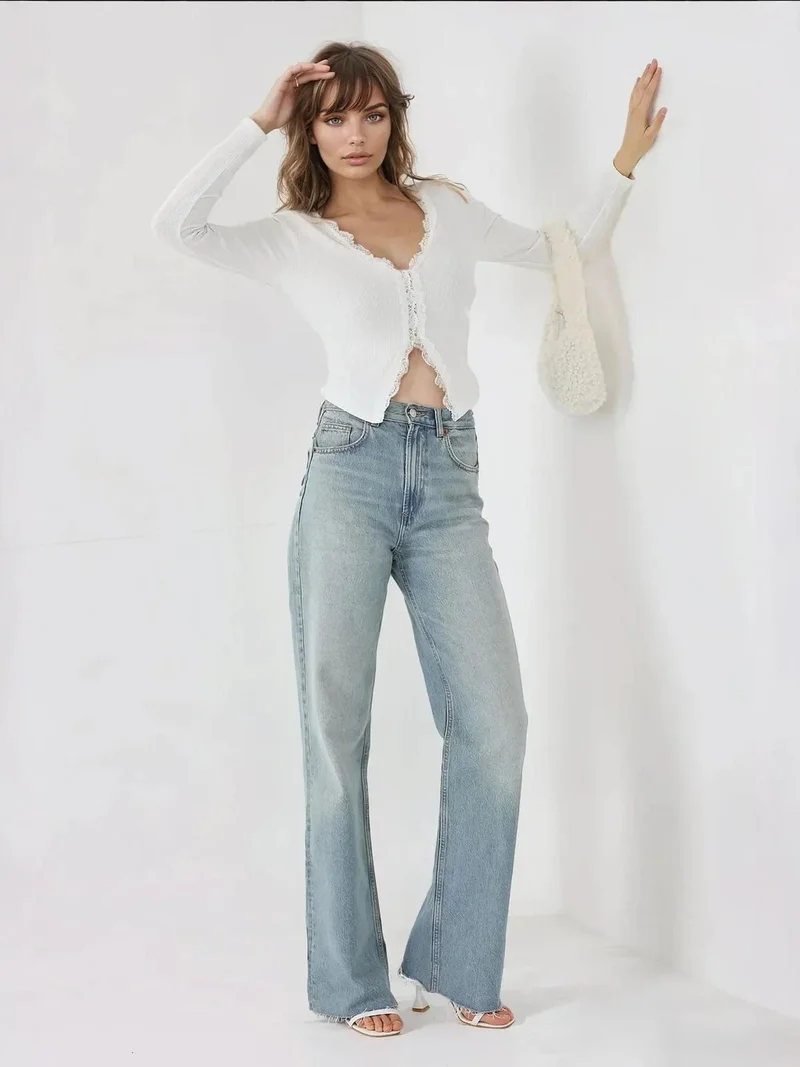 هيكاب بلوزة دانتيل بأكمام طويلة وياقة على شكل