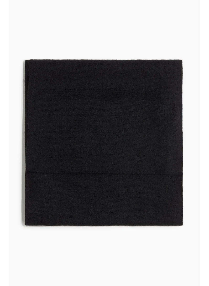 H&M Brushed-Finish Scarf