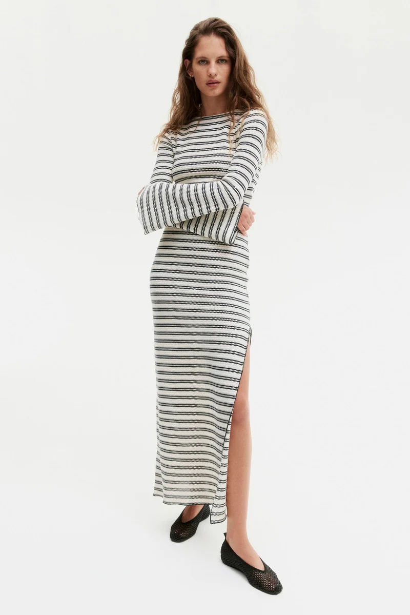 اتش اند ام فستان ماكسي من نسيج بارز الملمس