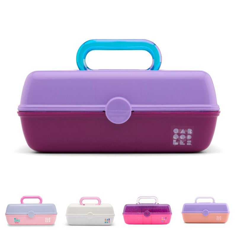 Caboodles صندوق مكياج كابودلز الجميل بحجم صغير، لون لافندر ثنائي اللون على بنفسجي، صندوق منظم بلاستيكي صلب، 2 صينية دوارة، مرآة عصرية، قفل آمن للسفر بأمان - Image 1